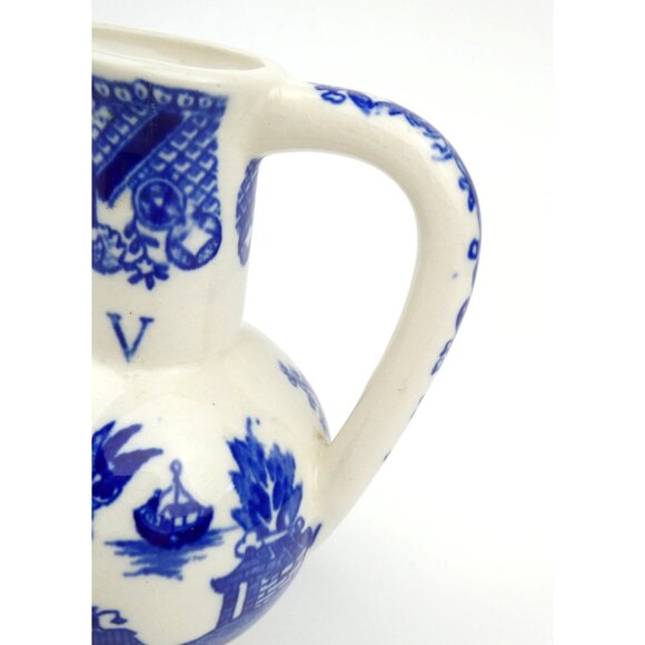 Set Of 2 Vintage Blue & White Ceramic Oil & Vinegar Cruet Pitchers With 1 Lid - Picture 10 of 16